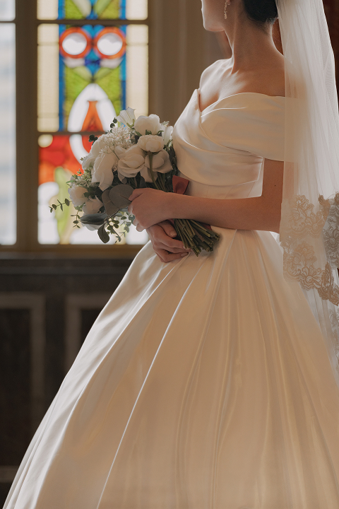 ウェディングドレスを着てチャペルで撮影したフォトウェディング写真